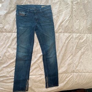 Diesel 28W 34L jeans